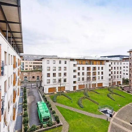 Immaculate 1-bed In 1 *