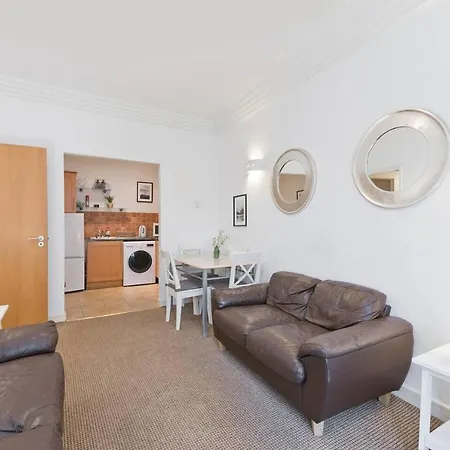 Immaculate 1-bed In 1 Apartment *