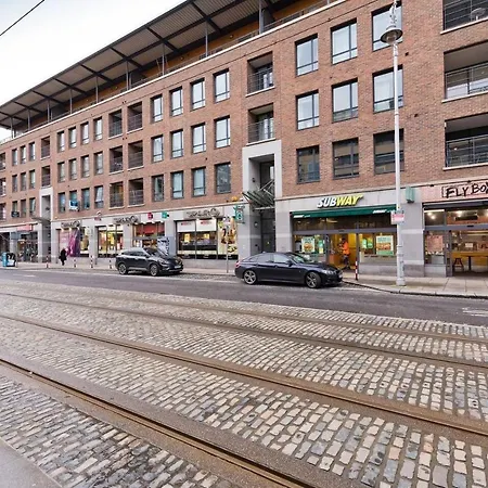Immaculate 1-bed In 1 Apartment *