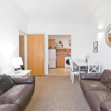 Immaculate 1-bed In 1